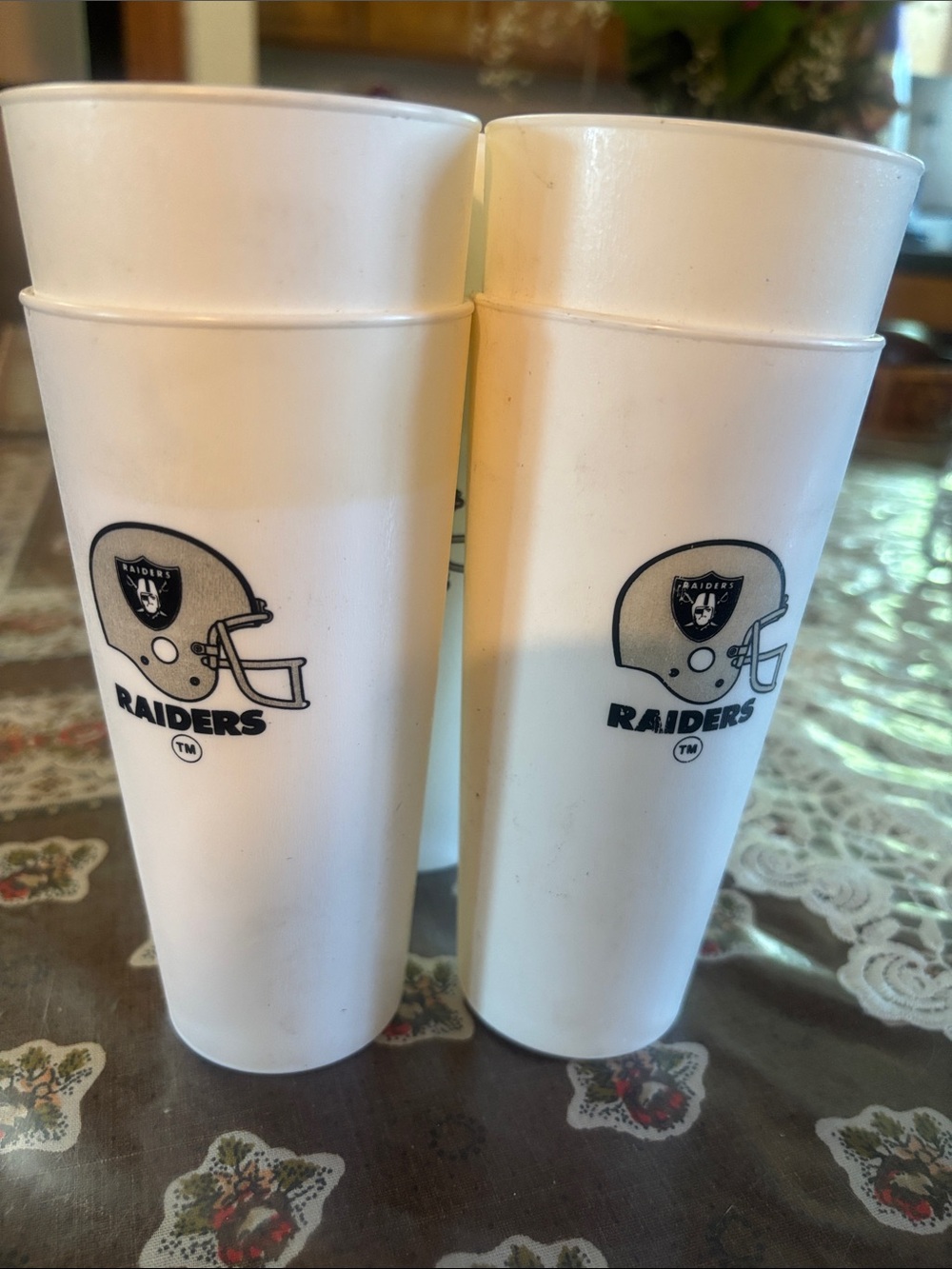 Riders by Lee White Plastic Raiders Helmet Cups - Set of 4